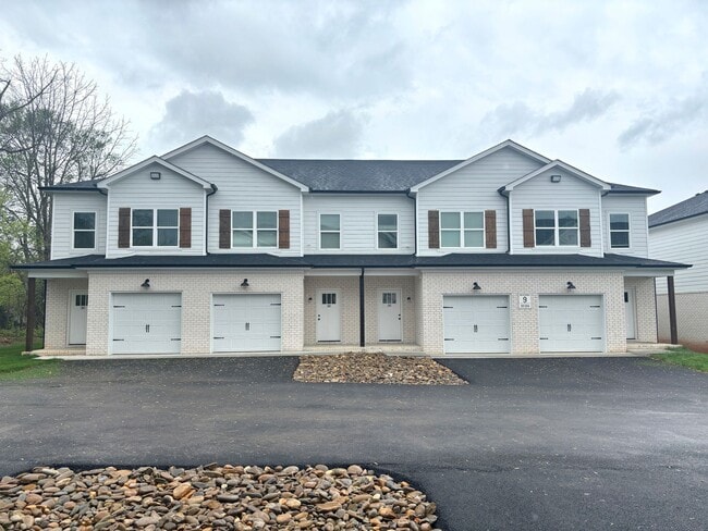 Photo - 2 Bed/2.5 Bath Townhome with Garage (Water/Sewer/Trash Included)