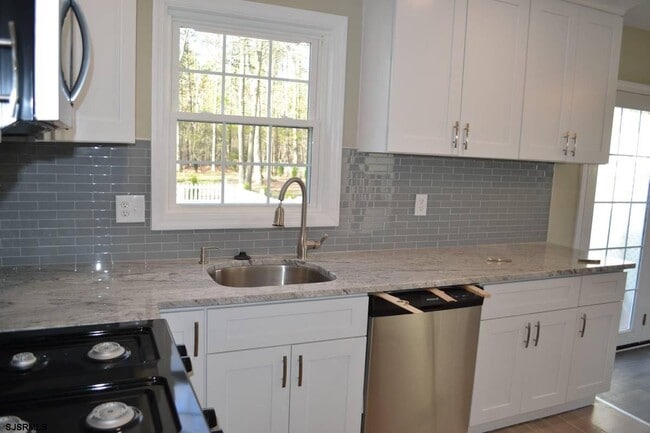 Photo - 321 Dogwood Ave