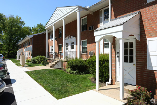 Building Photo - Valley Green Apartments