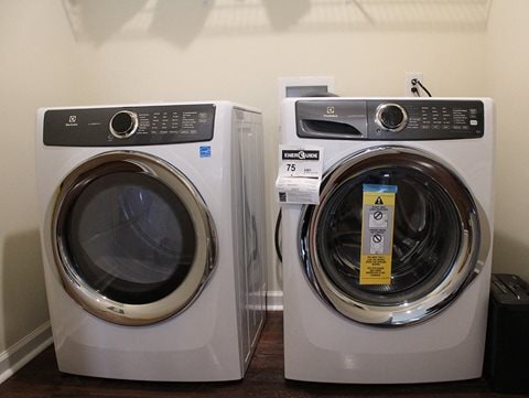 Photo - River Oaks Villas