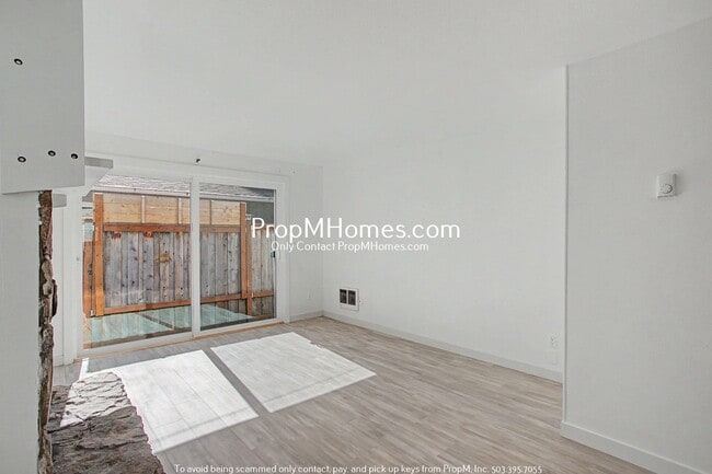 Photo - Updated Two Bedroom Duplex in Sellwood - Garage Included!