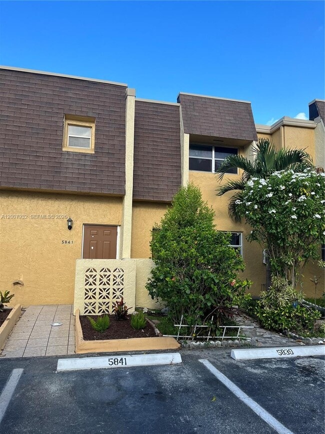 Building Photo - 5841 Blueberry Ct