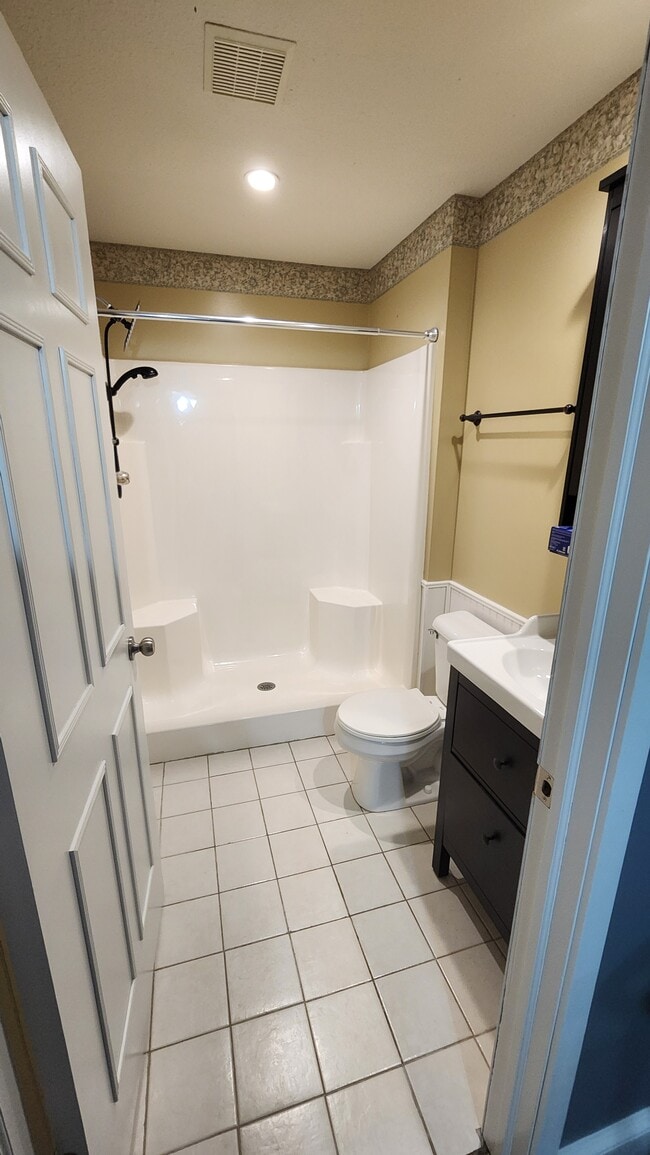 Bedroom 1 Bath - 9654 Sawgrass Ct Unit Condo in Meadows of Van Buren