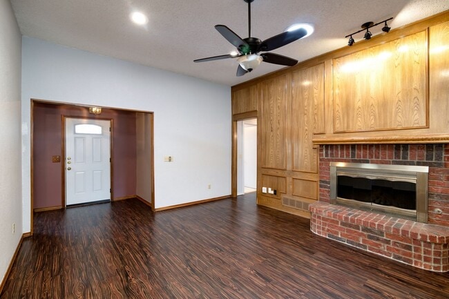 Photo - *Cozy Corner Home*