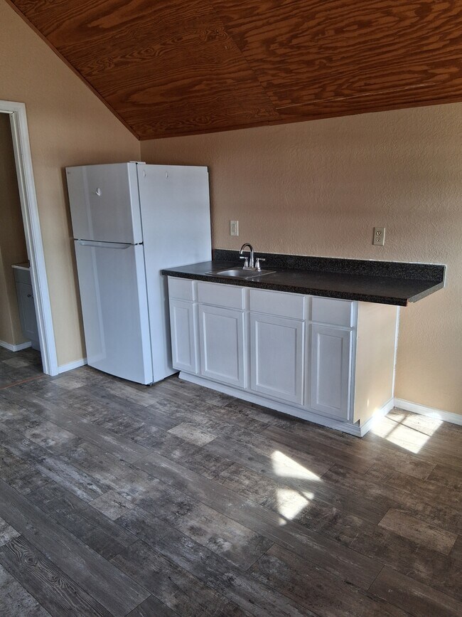 Photo - 65400 E 250 Rd