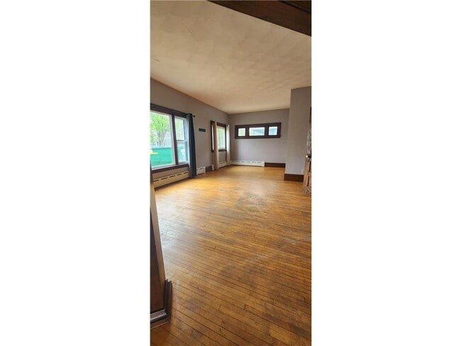 Photo - 108 2nd St S