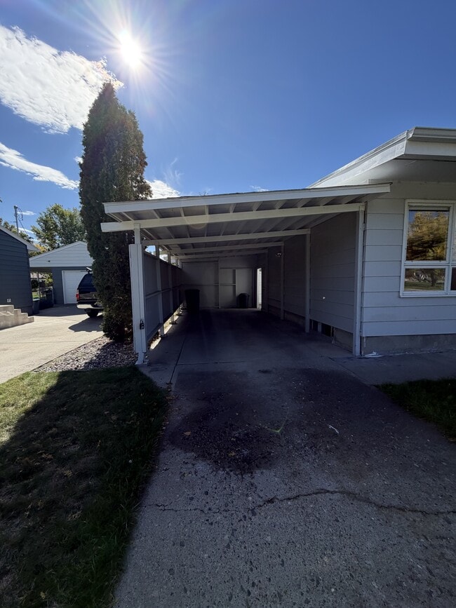 Photo - 2520 Lillis Ln