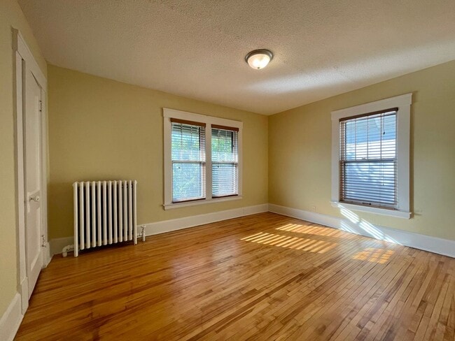 Photo - Elegant 4 Bedroom 2 Bathroom Home in South...