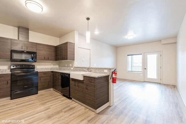 Photo - 3rd floor 2 bed, 1bath Apartment! Unit 302-D (716)