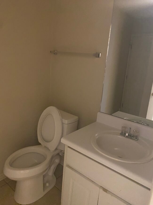 Photo - 412 Tina Hely Ct