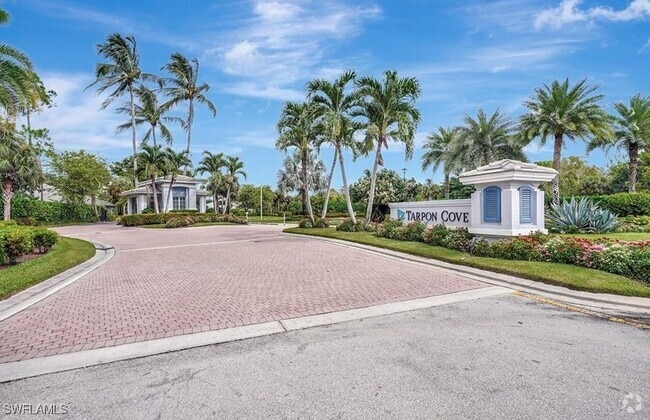 Building Photo - 817 Carrick Bend Cir Unit 101 Rental