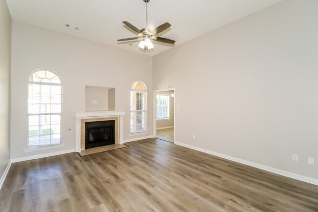 Photo - 205 Cameron Dr