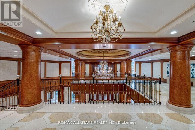 Photo - 7071 Bayview Ave Unit 211