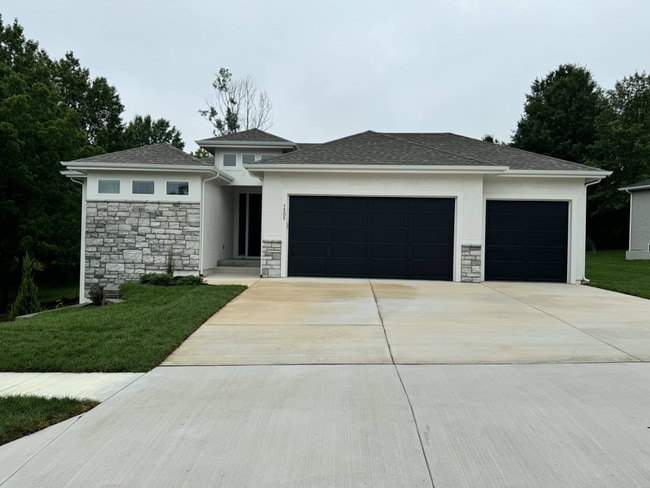 Photo - 1505 SW Heartwood Dr Casa