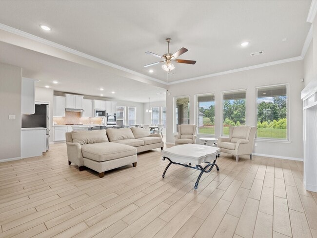 Photo - 262 Peninsula Pt Dr