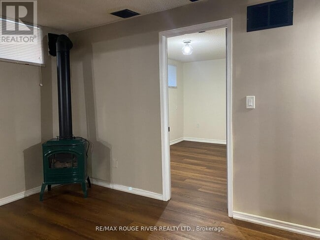 Photo - 35 Meekings Dr