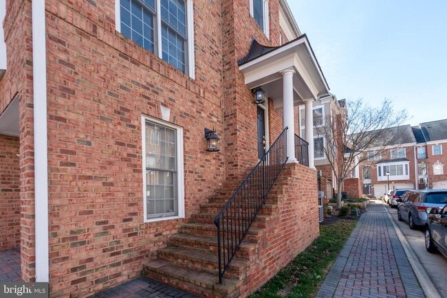 Photo - 1308 McLean Crest Ct