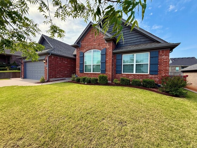 Building Photo - Executive Home in Red Canyon Ranch!