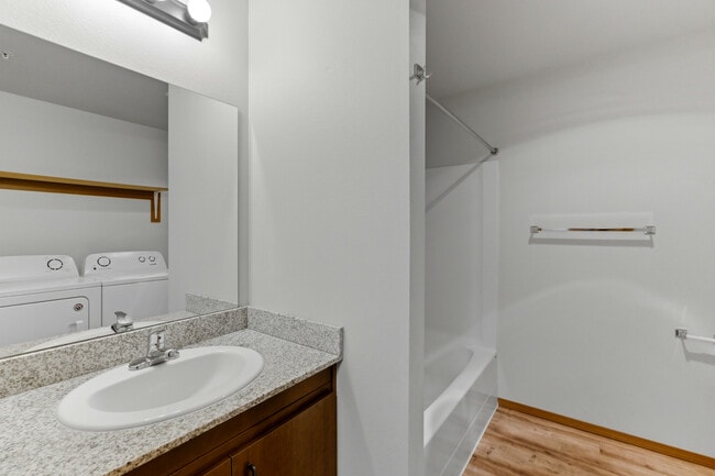 Oak Springs Apartments