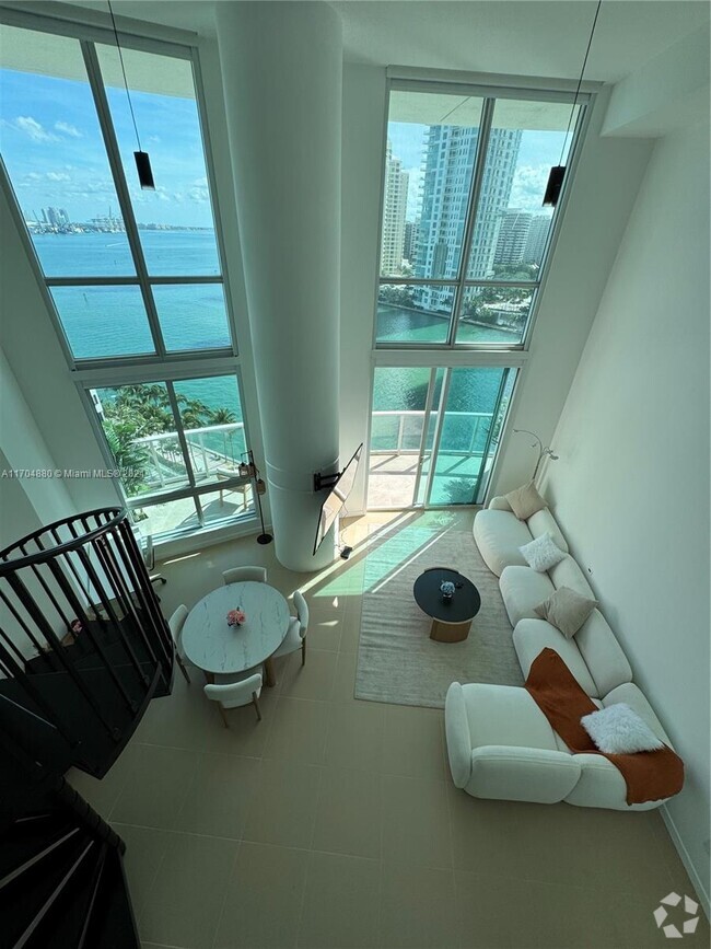 Building Photo - 300 S Biscayne Blvd Unit L-1218 Rental