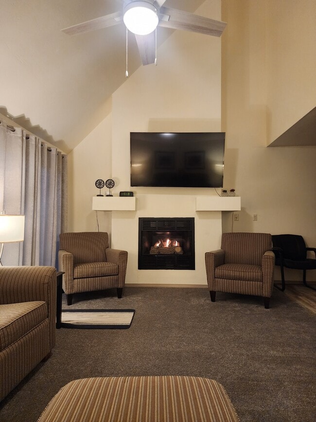 Building Photo - 1810 Briarwood Ct