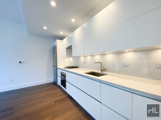 Photo - East 44th Street Unit 19M