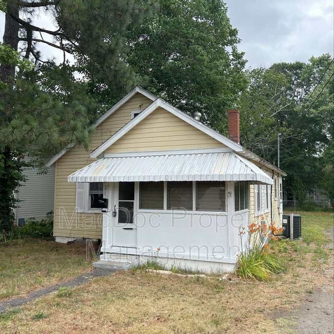 Building Photo - 309 3rd St