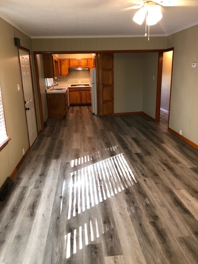 Photo - 1203 Benton Ave
