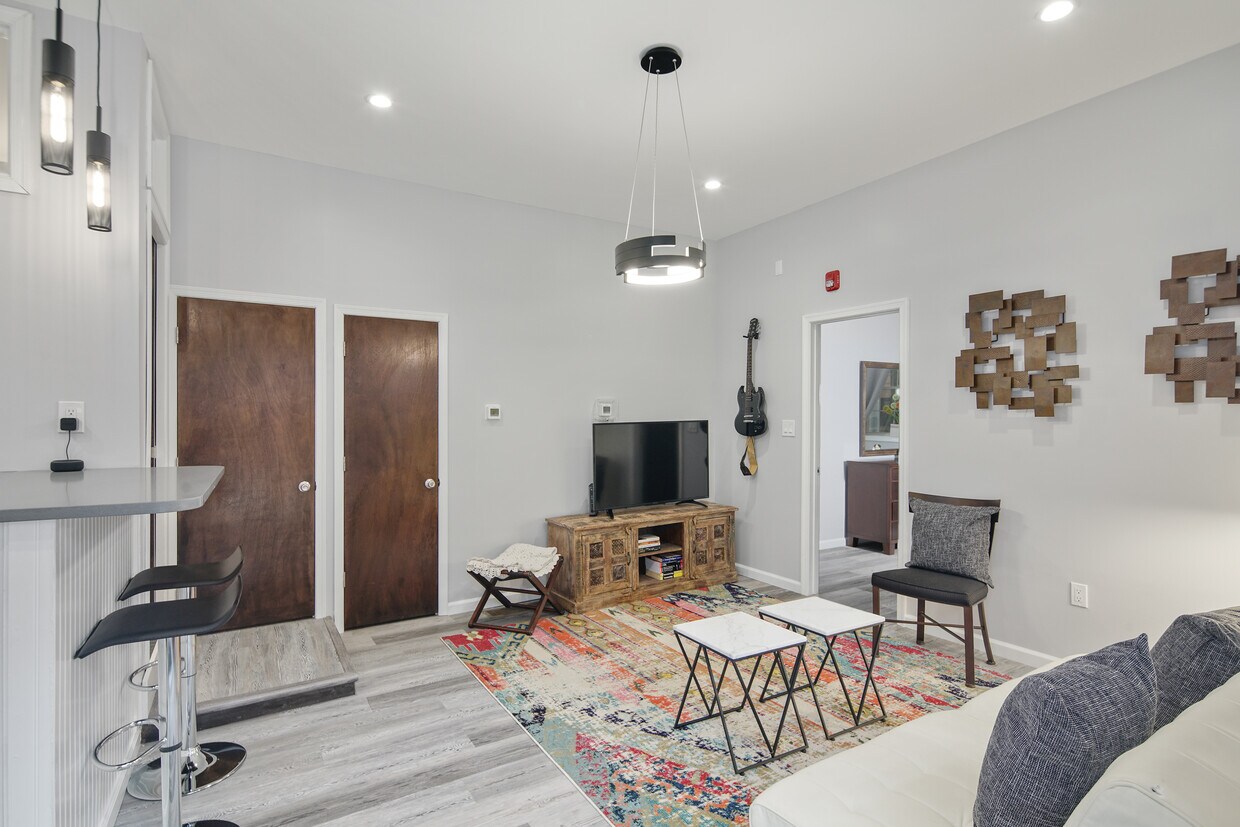 Photo - 518 S 13th St (Philadelphia, PA)
