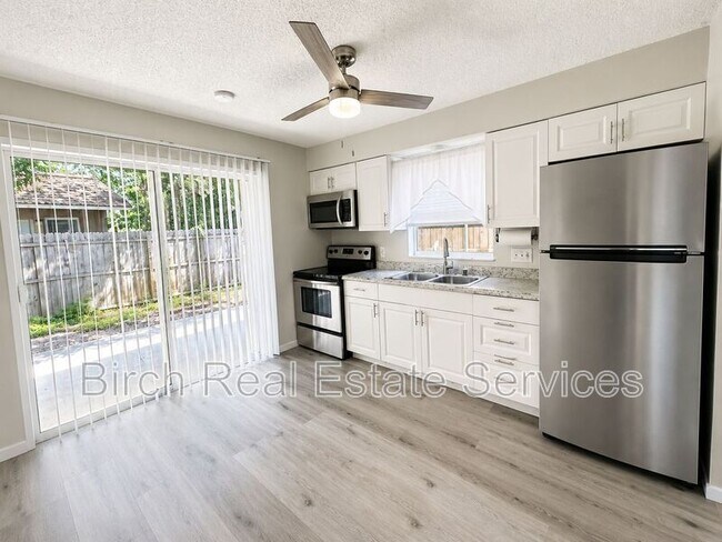 Photo - 447 2nd Ave