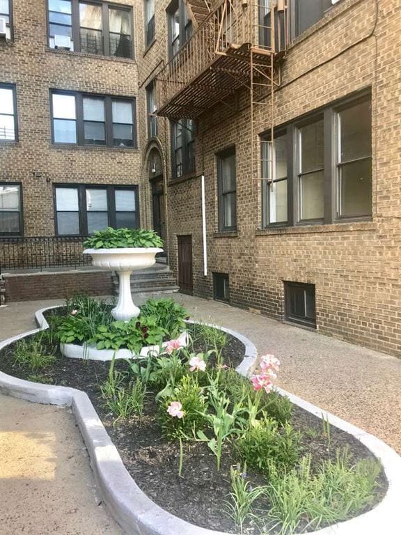 Building Photo - 148 37th St Unit A3 Rental