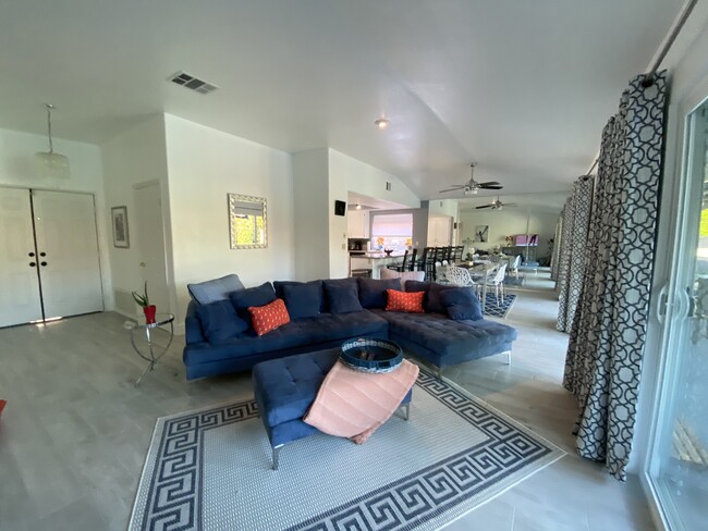 Photo - 1479 E Francis Dr