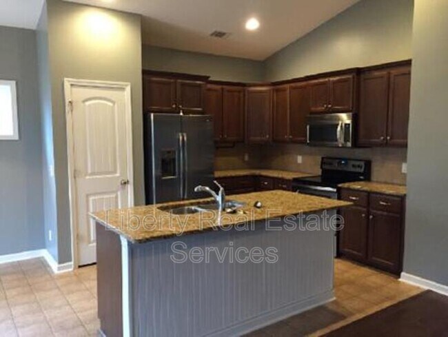 Photo - 203 Cumberland Dr NE