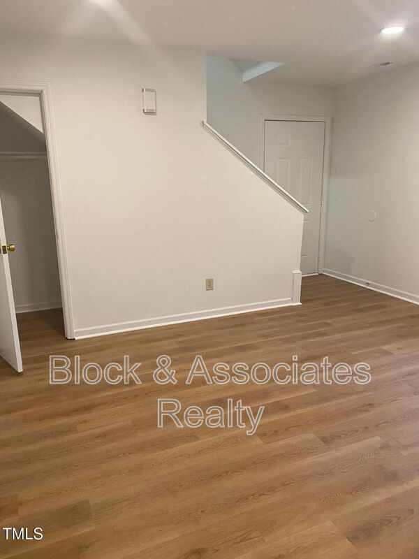 Photo - 8741 Chapel Hill Rd