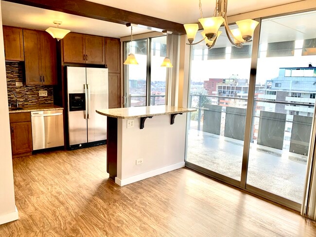 Kitchen - 790 N Washington St Unit The Lido #901 - Views