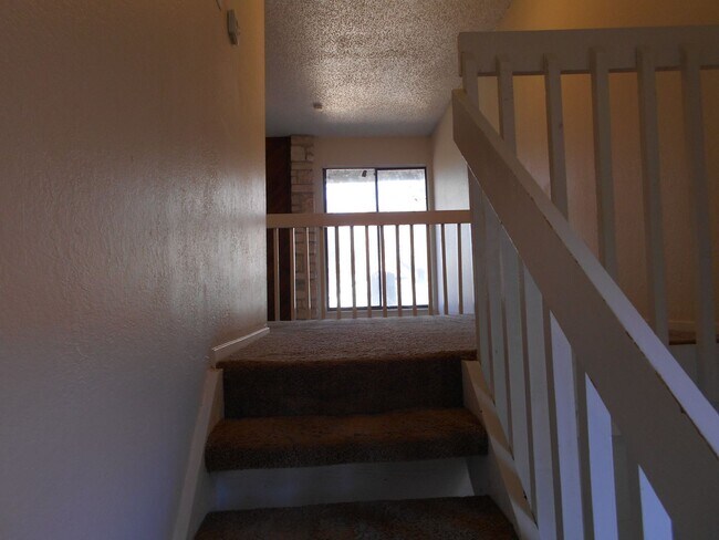 Photo - Yuhashi Properties1 (1606 Waterloo Trl) Unidad A