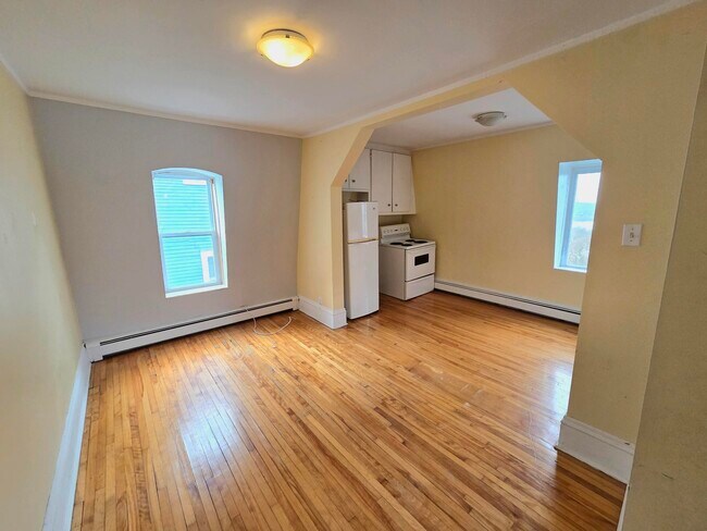 Photo - 173 Douglas Ave Unit 3