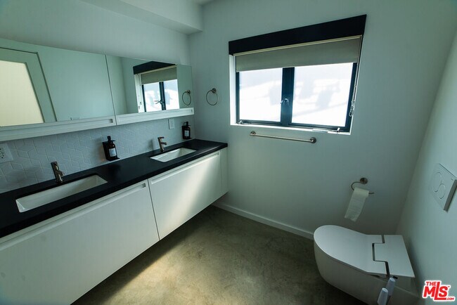 Photo - 14 Brooks Ave Unit 8