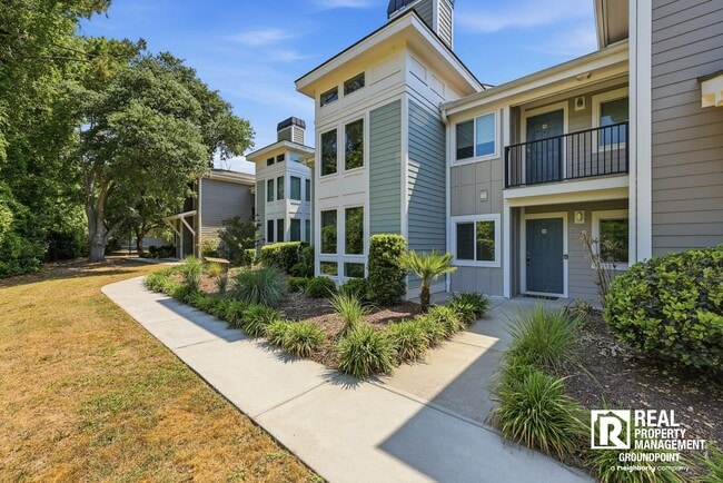 Building Photo - East Bridge Town Lofts Living | Prime Location Near Downtown Charleston