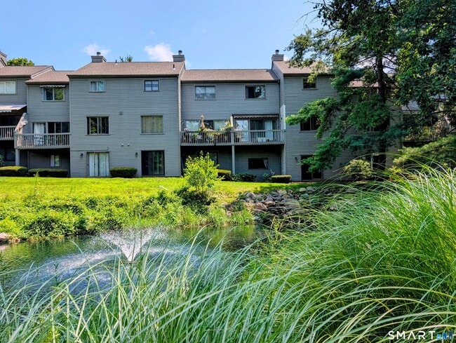 Photo - 6 Ledgewood Dr Unit 6