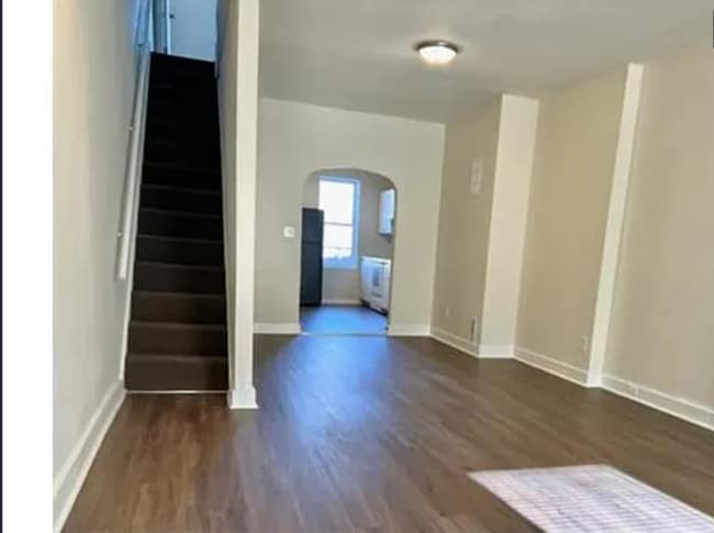 Photo - 2554 W Fayette St