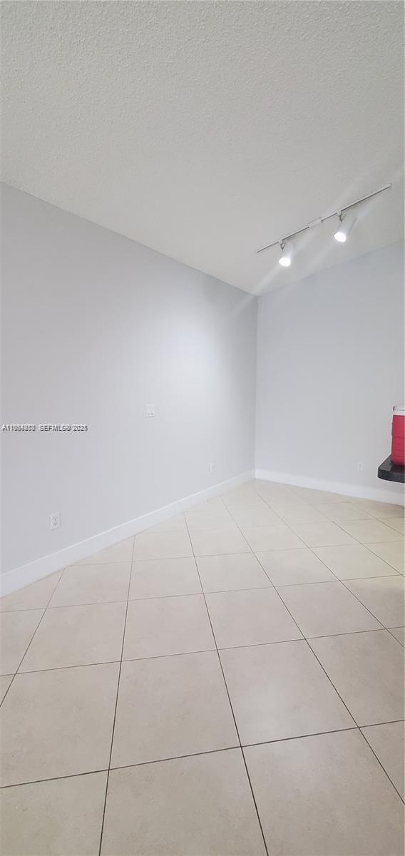 Photo - 10288 Fox Trail Rd S Unidad 309