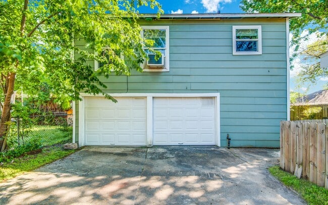 Photo - 206 Frawley St Unit B