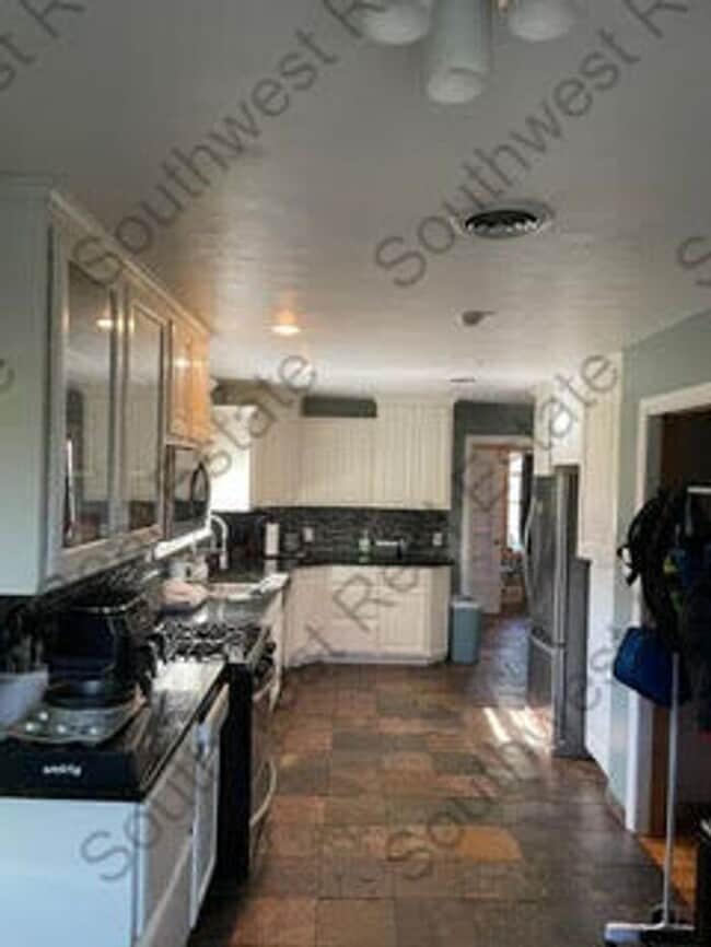 Photo - Beautiful 3 bedroom 2 bath brick home
