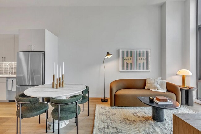 Photo - 1050 W Van Buren St Unit 1