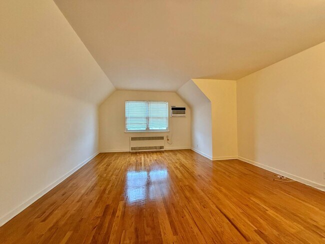 Photo - 203-16-203-42 42nd Ave