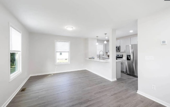 Photo - 2410 Poplar St