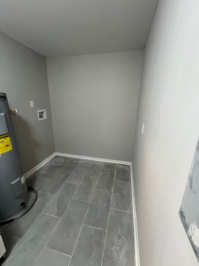 Photo - 323 Sally Dr