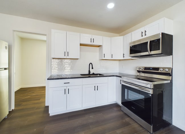 Building Photo - 8600 Countryshire Ln Unit 4