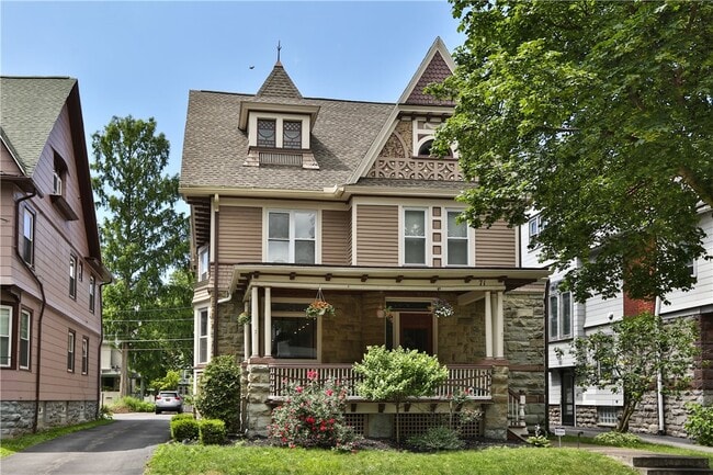 Photo - 71 Rutgers St